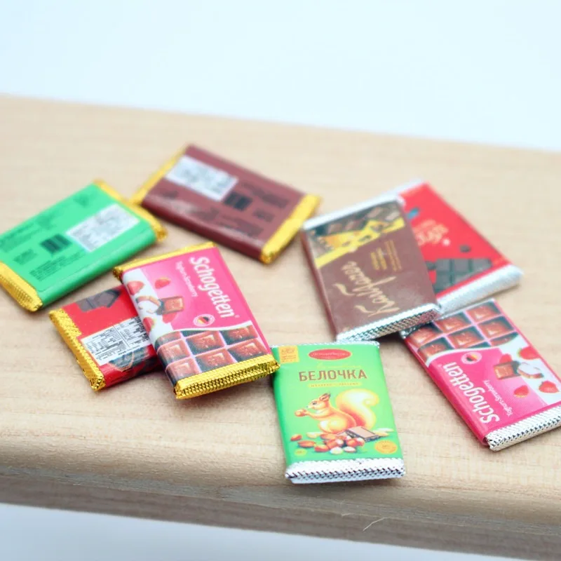 Chocolate Snack - ドールハウス用 ミニチュアチョコレートキャンディーのお菓子模型 4個入り。小さな装飾品として、ジオラマや小道具の装飾に。