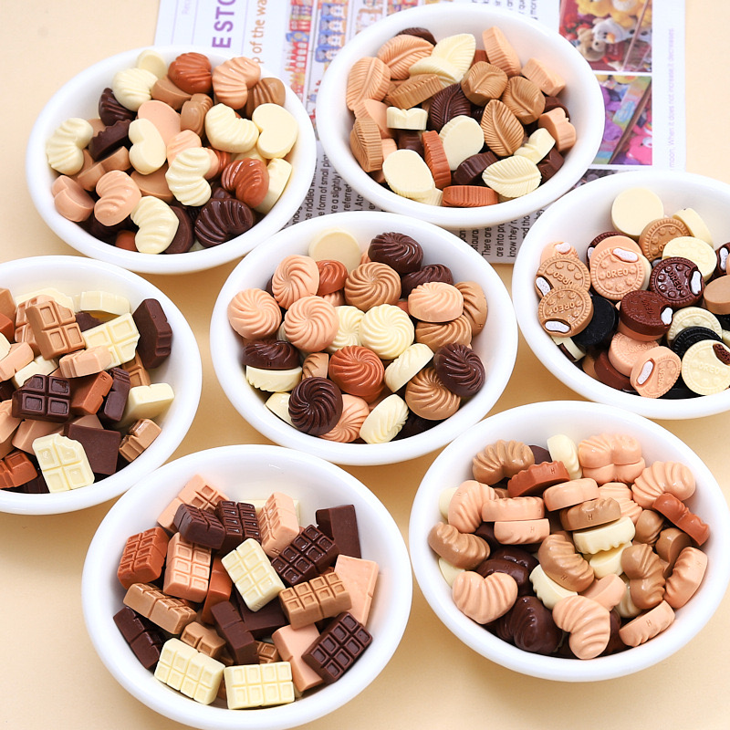 30 個新しいかわいい樹脂漫画模擬チョコレート、クッキー、葉 - Chocolate Snack のレビューと価格